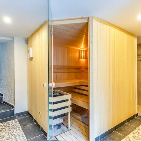 Petit Chateau De Harze 펜션