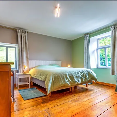 Petit Chateau De Harze Holiday home *