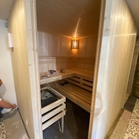 Le Petit Chateau De Harze - De Nage Chauffe Toute L'annee Aywaille